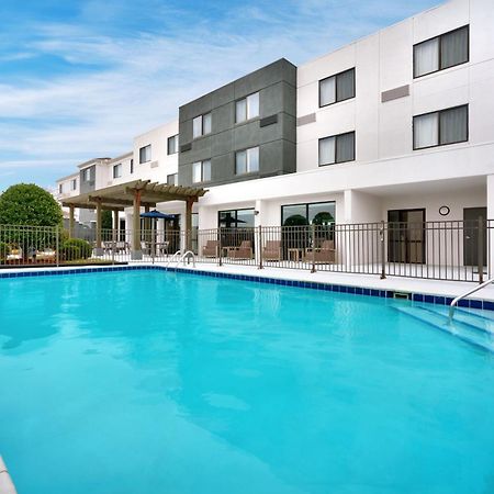Courtyard By Marriott Джонсон Сити Экстерьер фото