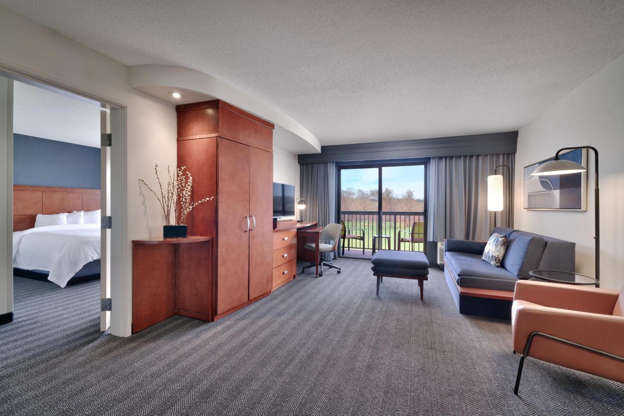 Courtyard By Marriott Джонсон Сити Экстерьер фото
