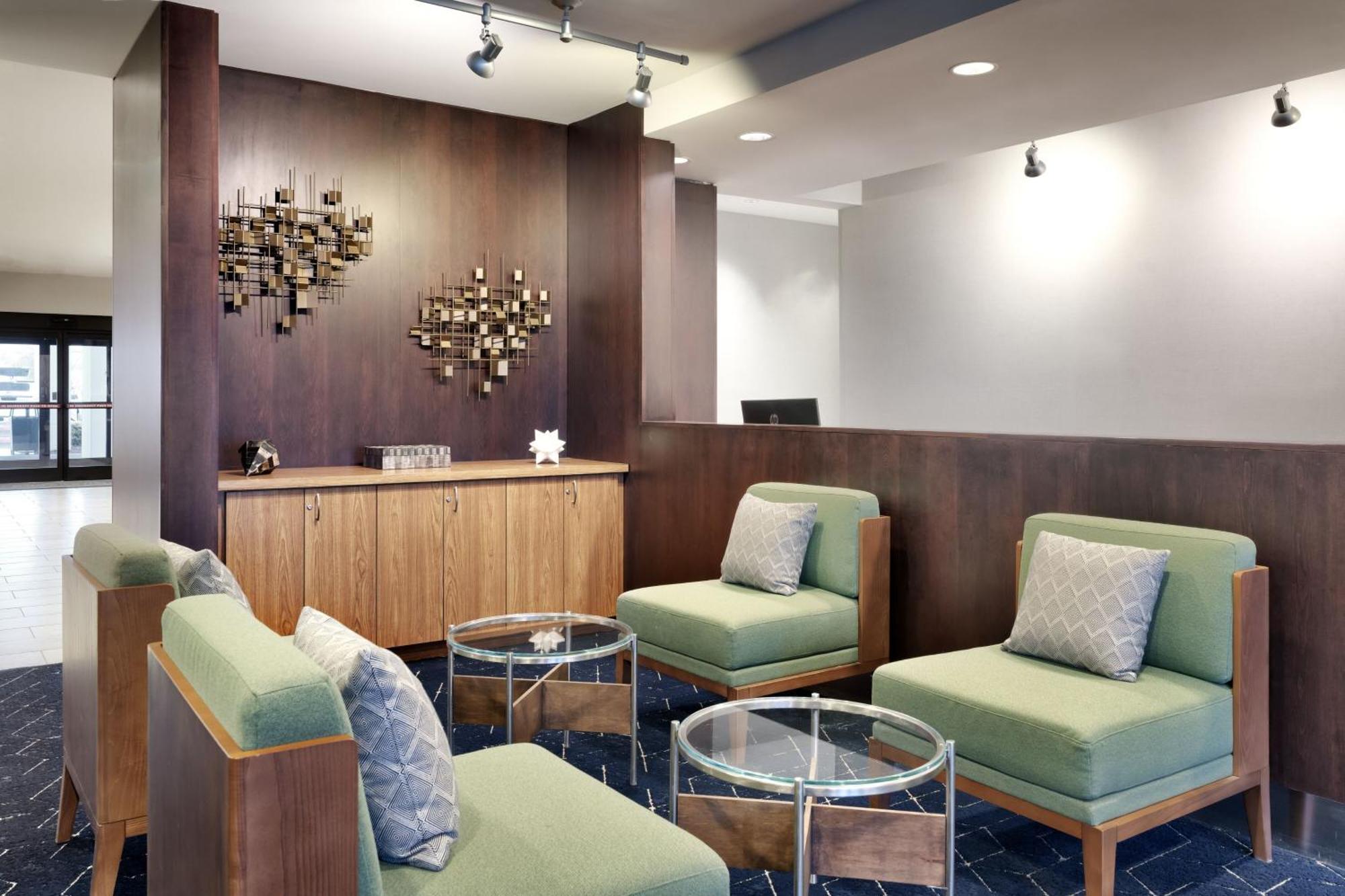 Courtyard By Marriott Джонсон Сити Экстерьер фото