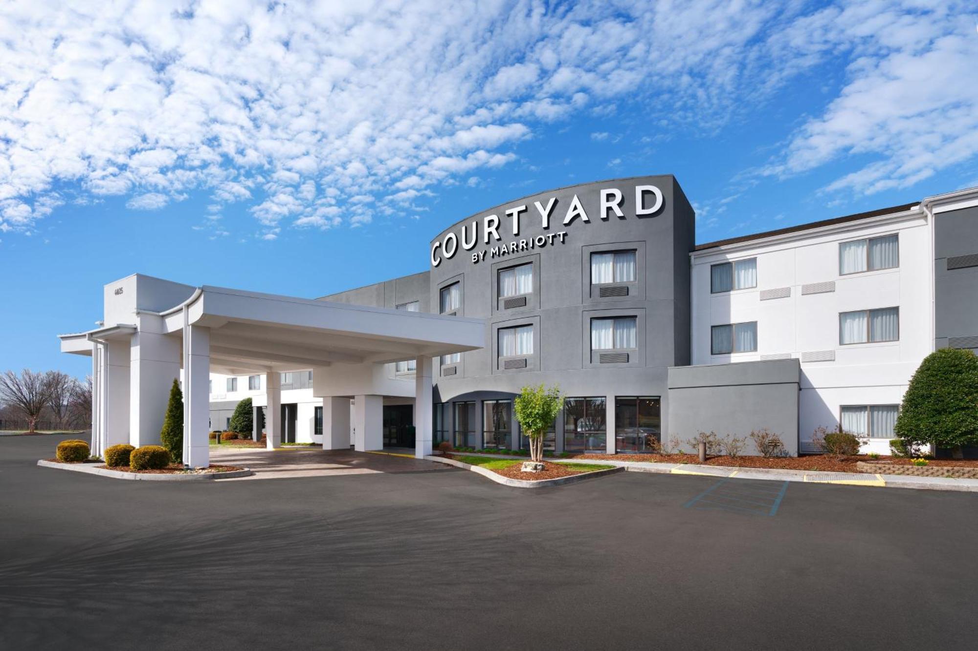 Courtyard By Marriott Джонсон Сити Экстерьер фото
