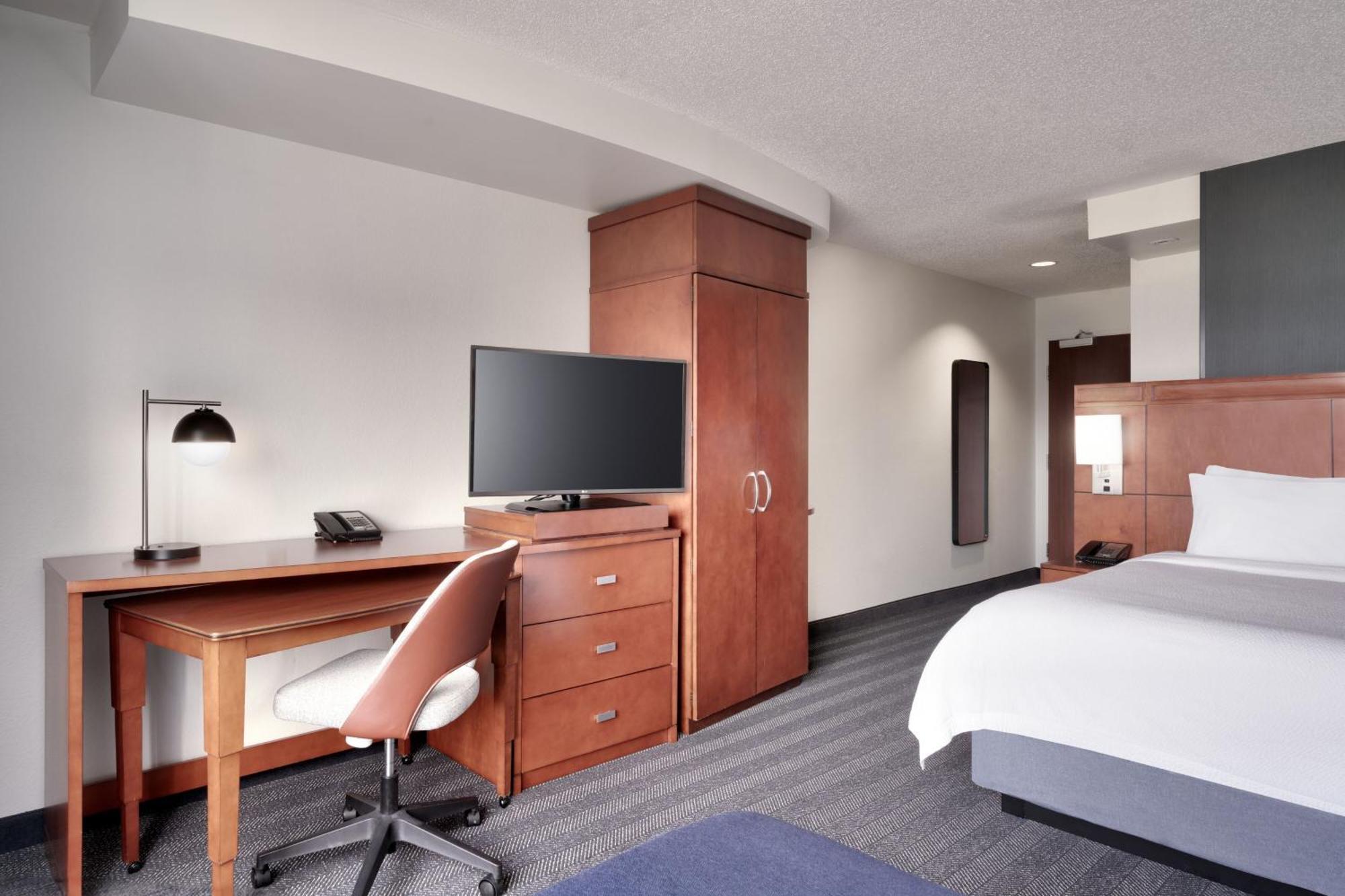 Courtyard By Marriott Джонсон Сити Экстерьер фото